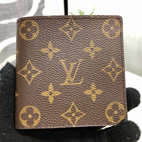 🔥SOLD 🔥Men’s Bifold’s Wallet - Picture 4 of 15